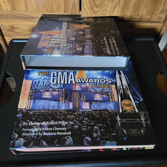 THE CMA AWARDS VAULT - Picture 3 of 16